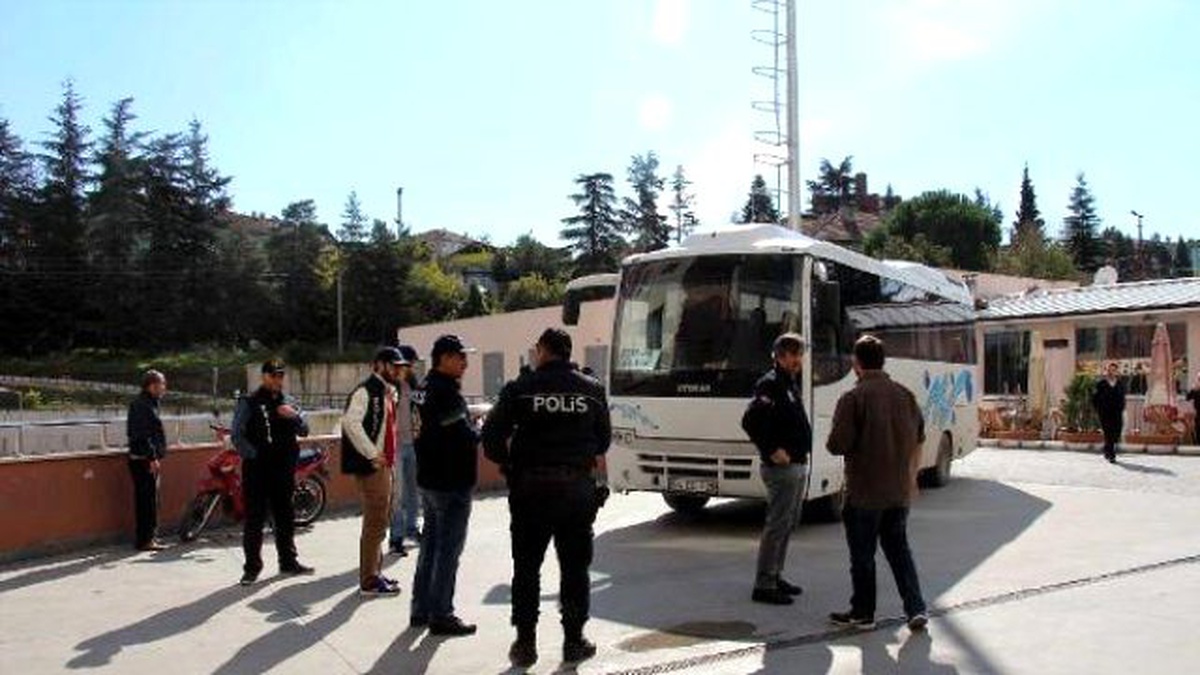 Sakarya\'da Işid Operasyonunda Gözaltına Alınan 3 Kişi Adliyeye Sevk Edildi