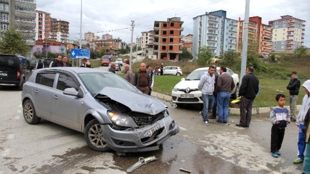 Samsun\'da Trafik Kazası: 5 Yaralı