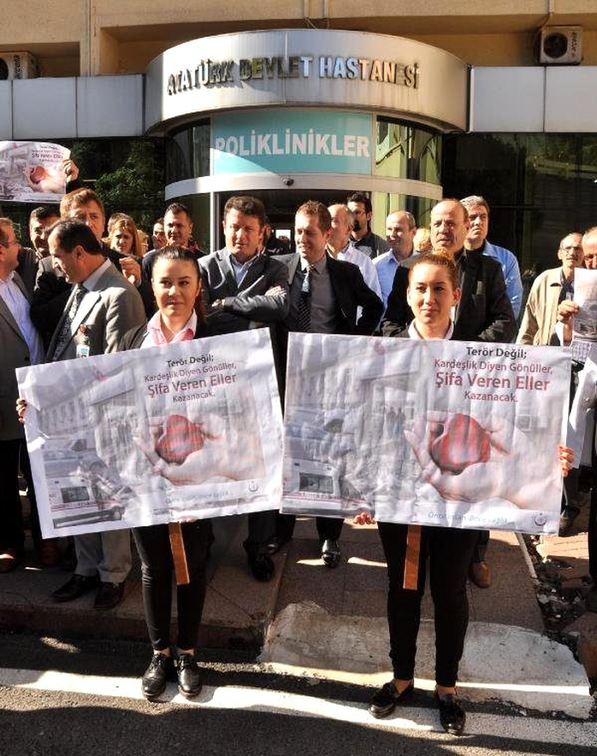 Zonguldak\'ta Sağlık Çalışanları Terörü Kınadı