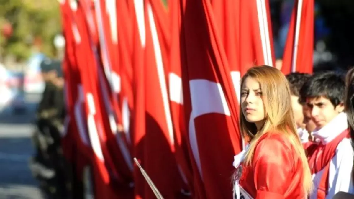 29 Ekim Cumhuriyet Bayramı Uşak\'ta Coşkuyla Kutlandı