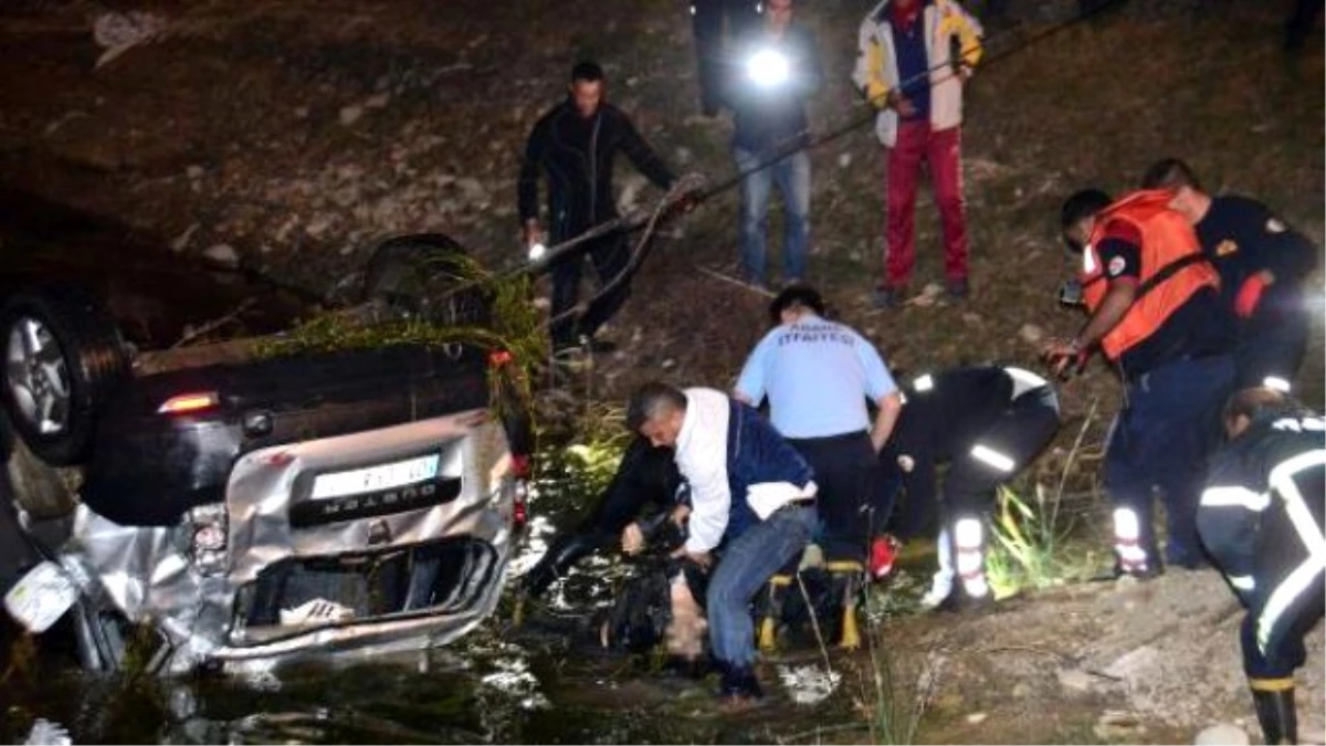 Adana\'da Otomobil Göle Uçtu: 2 Ölü, 4 Yaralı