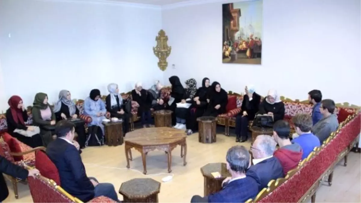 AK Parti Milletvekili Ravza Kavakçı Kan, Üniversite Öğrencileriyle Buluştu