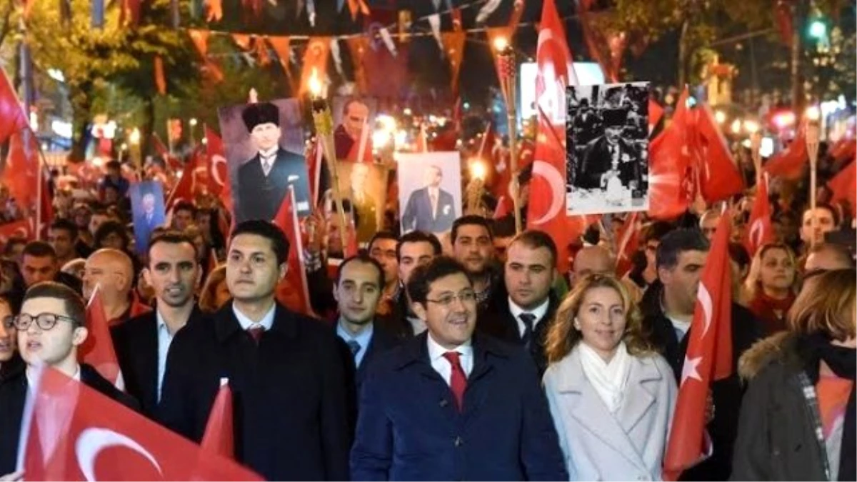 Beşiktaş\'ta Coşkulu Cumhuriyet Kutlaması