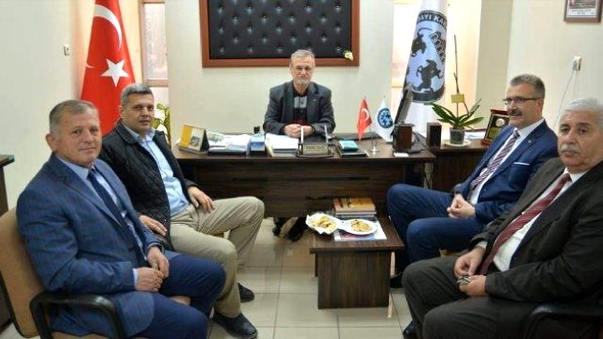 Dayı Karacabey\'den 136 Öğrenciye Burs