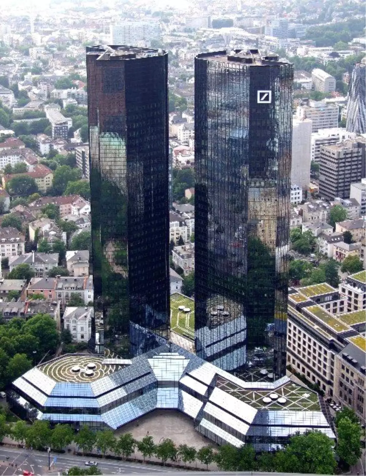 Deutsche Bank 9 Bin Kişinin İşine Son Verecek