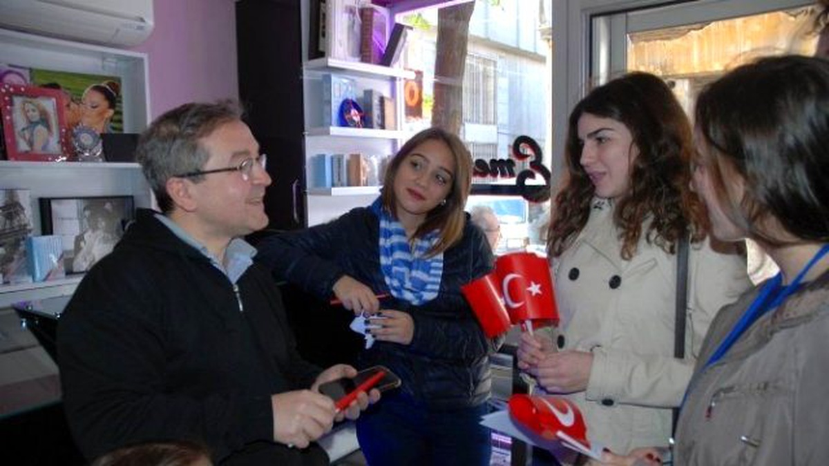 Edremit\'te Yabancı Misafir Öğrenciler Cumhuriyet Bayramımızı Kutladılar