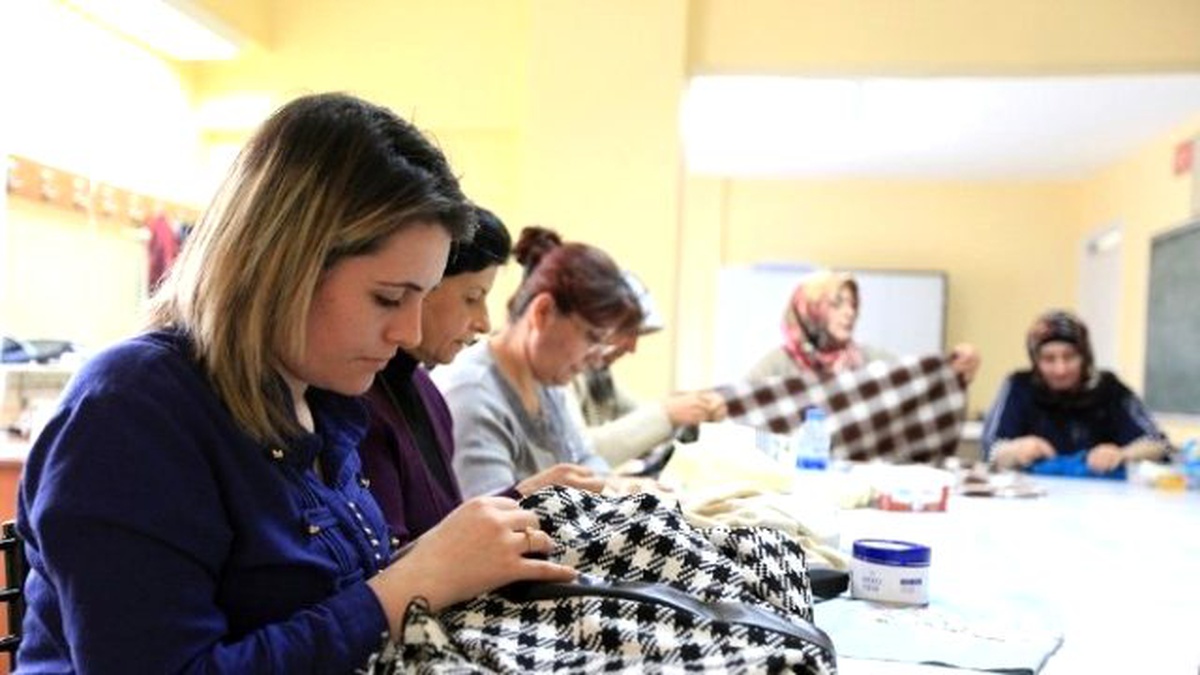 Gasmek\'in Uygulamalı Girişimcilik Sertifikası Dağıtımı Sürüyor
