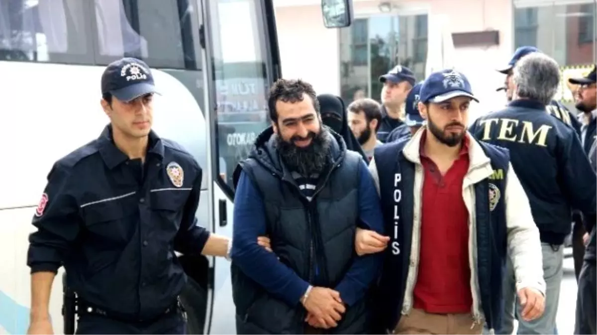 Işid Operasyonunda Gözaltına Alınan 13 Kişi Tutuklandı