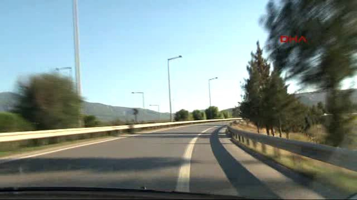 İzmir - Polisten Kaçan Alkollü Sürücü 2 Polisi Yaraladı