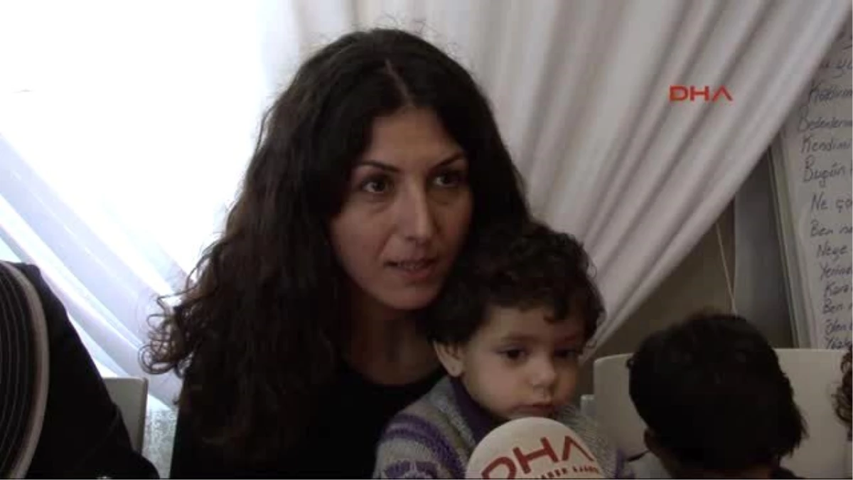 İzmir Suriyeli Anne ve 6 Çocuğu Ölüm Botuna Binmeden İkna Edildi