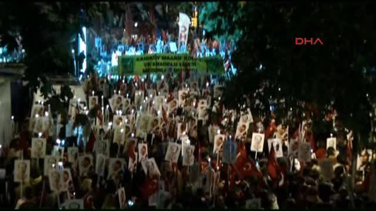 Kadıköy\'de Cumhuriyet Yürüyüşü...