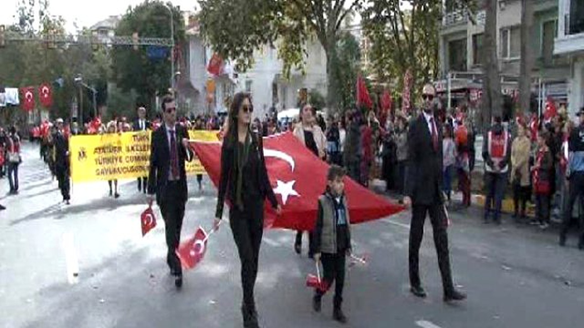 Kadıköy\'de Tören Boğaziçi Köprüsü\'nde Konvoy