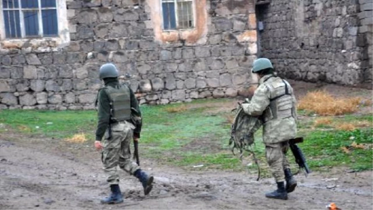 Köye Düşen Havan Mermisi Kazma Kürekle Arandı