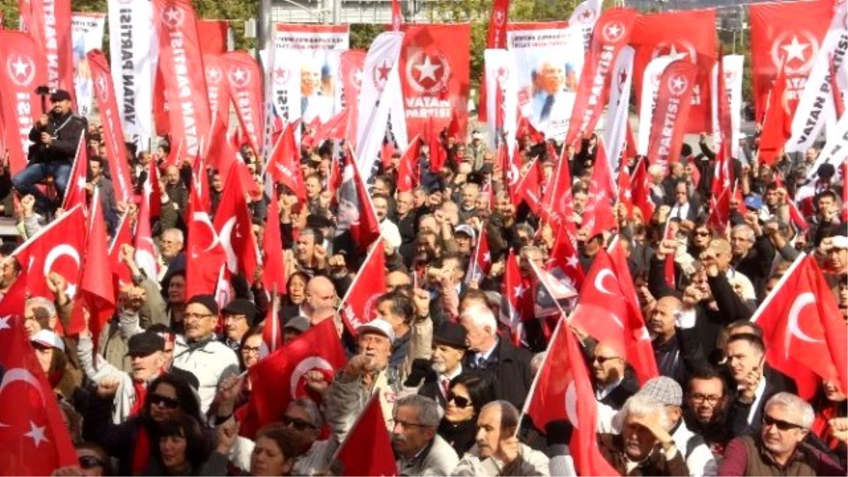 Perinçek Solotürk Eşliğinde Miting Yaptı