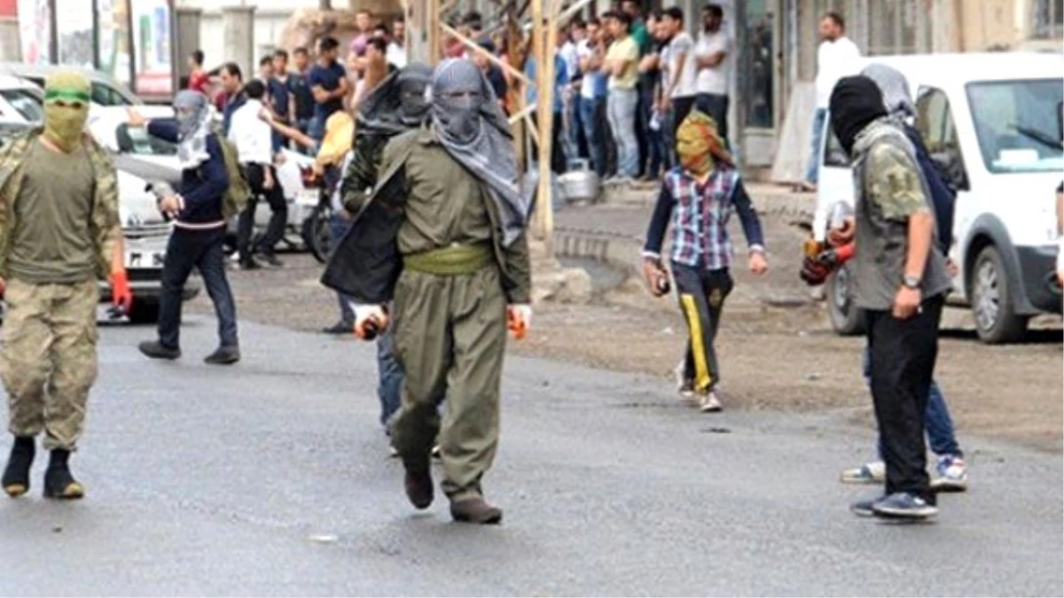PKK, Diyarbakır\'da Öğretmenleri Tehdit Etti: Burayı Terk Edin