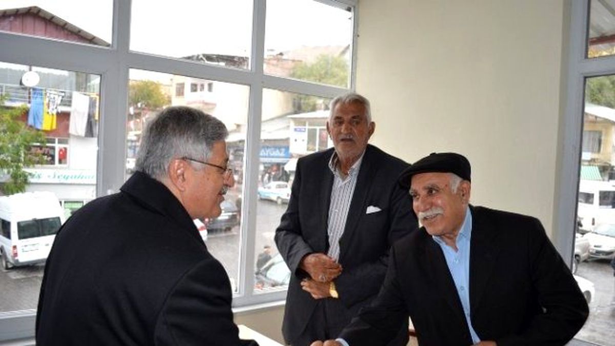 Vedat Demiröz Adilcevaz\'da Muhtarlarla Buluştu