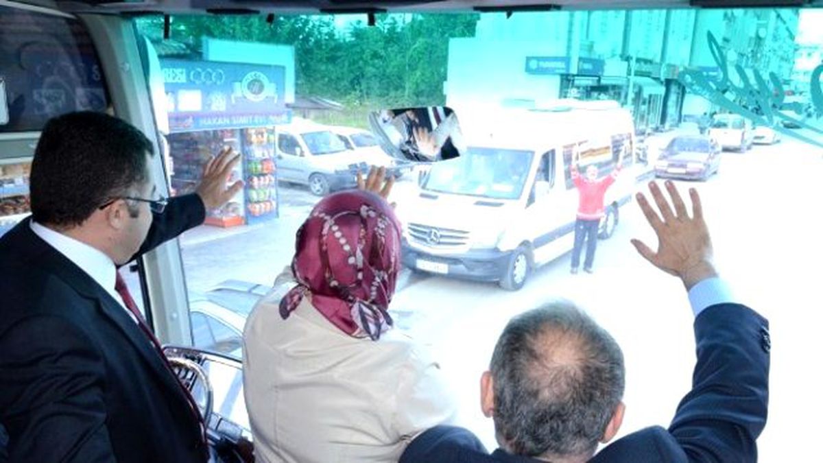AK Parti Düzcelileri Selamladı