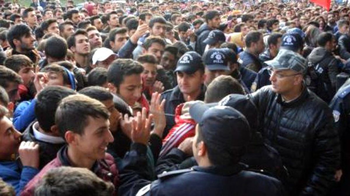 Erzurum'da 'Yetenek Sizsiniz Türkiye' İzdihamı