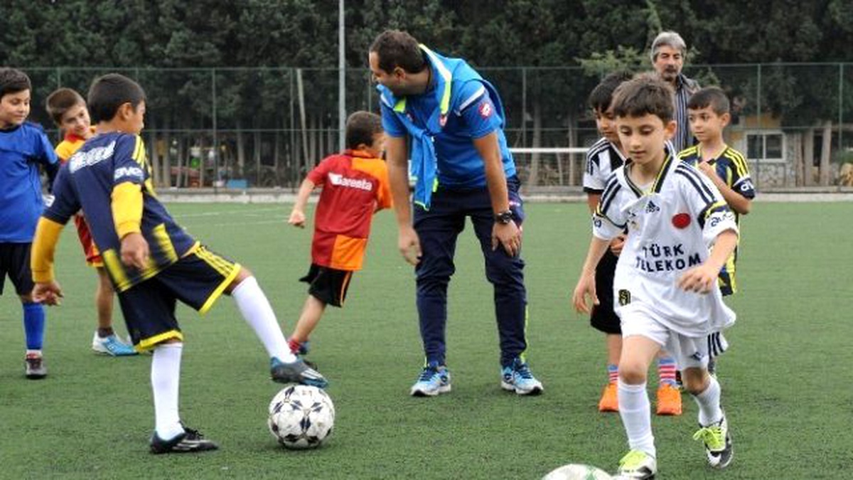 Geleceğin Futbol Yıldızları Buca\'da Yetişiyor