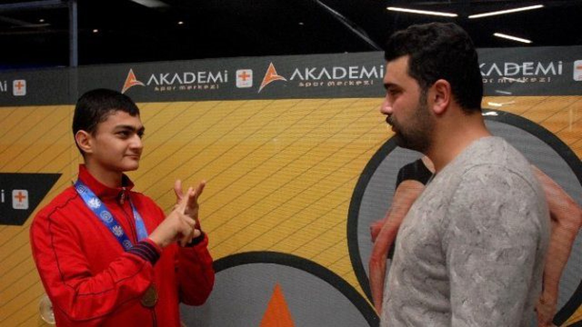 İşitme Engelli Sporcu Eskişehir\'i Gururlandırdı