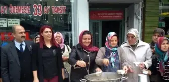 MHP Aşure Dağıttı