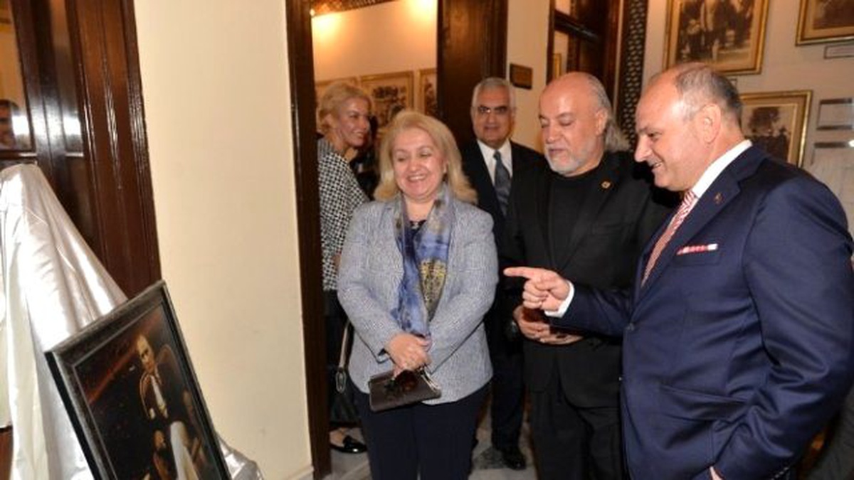 Vali Çakacak, Atatürk Fotoğrafları Sergisini Gezdi