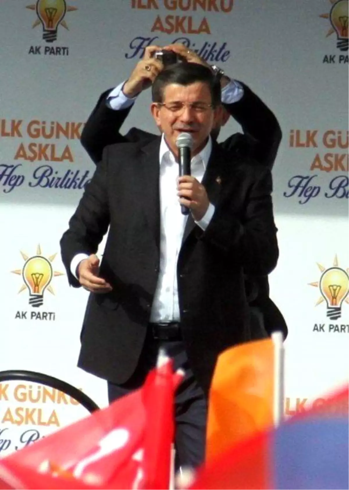 Başbakan Davutoğlu: "3 Kasım 2002 Gibi Yine Bir Kasım Günü İlk Günkü Aşkla Haydi Bismillah...