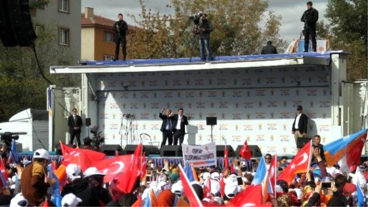 Başbakan Davutoğlu, Muhalefet Partilerine Yüklendi