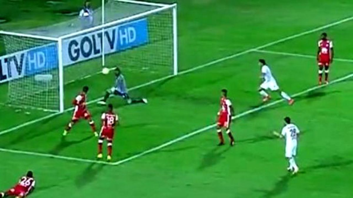 Eski Galatasaraylı Kaleciden İnanılmaz Hata