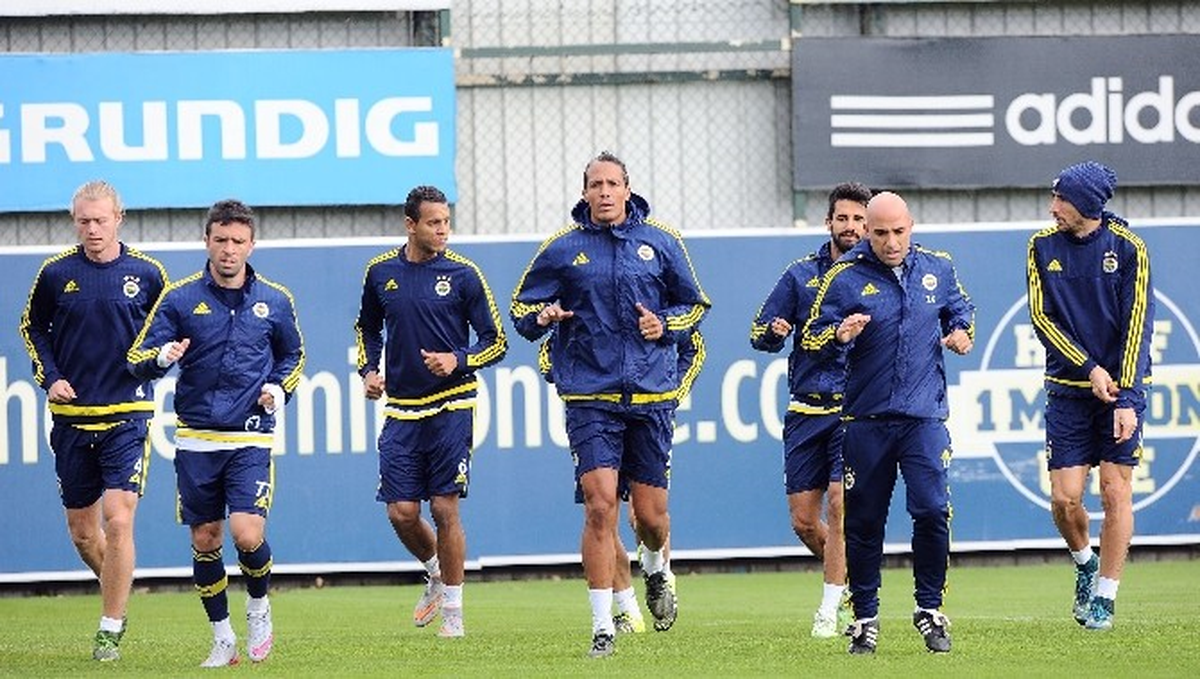 Fenerbahçe\'de Ajax Maçı Hazırlıkları Başladı