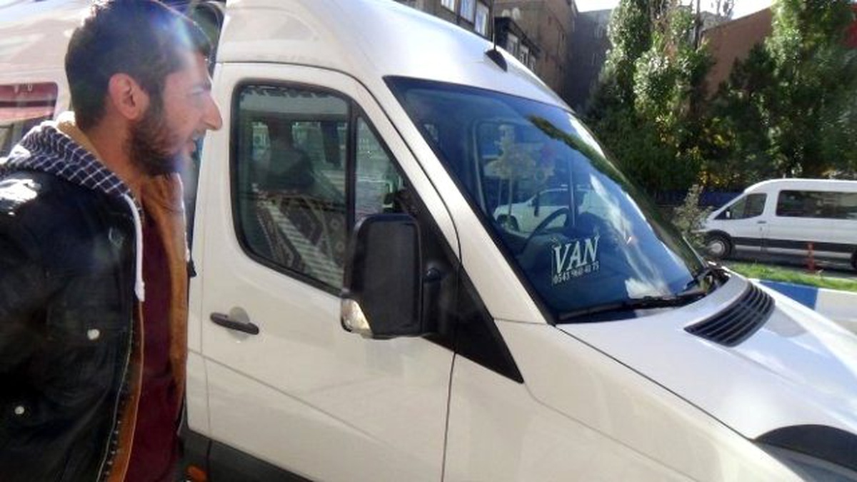 Hakkari\'de Bir Otobüs Firması Seçim İndirimi Başlattı