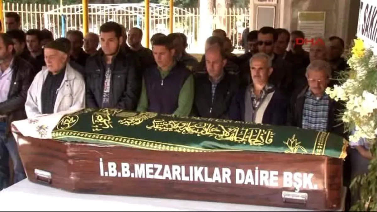 İzmir - Bir Yılda, Annesi Acil Serviste Kayboldu, Babası Kalpten Öldü, Kardeşi İntihar Etti