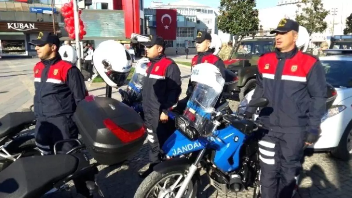 Jandarma Motosikletli Asayiş Timleri Akyazı\'da Hizmete Başladı