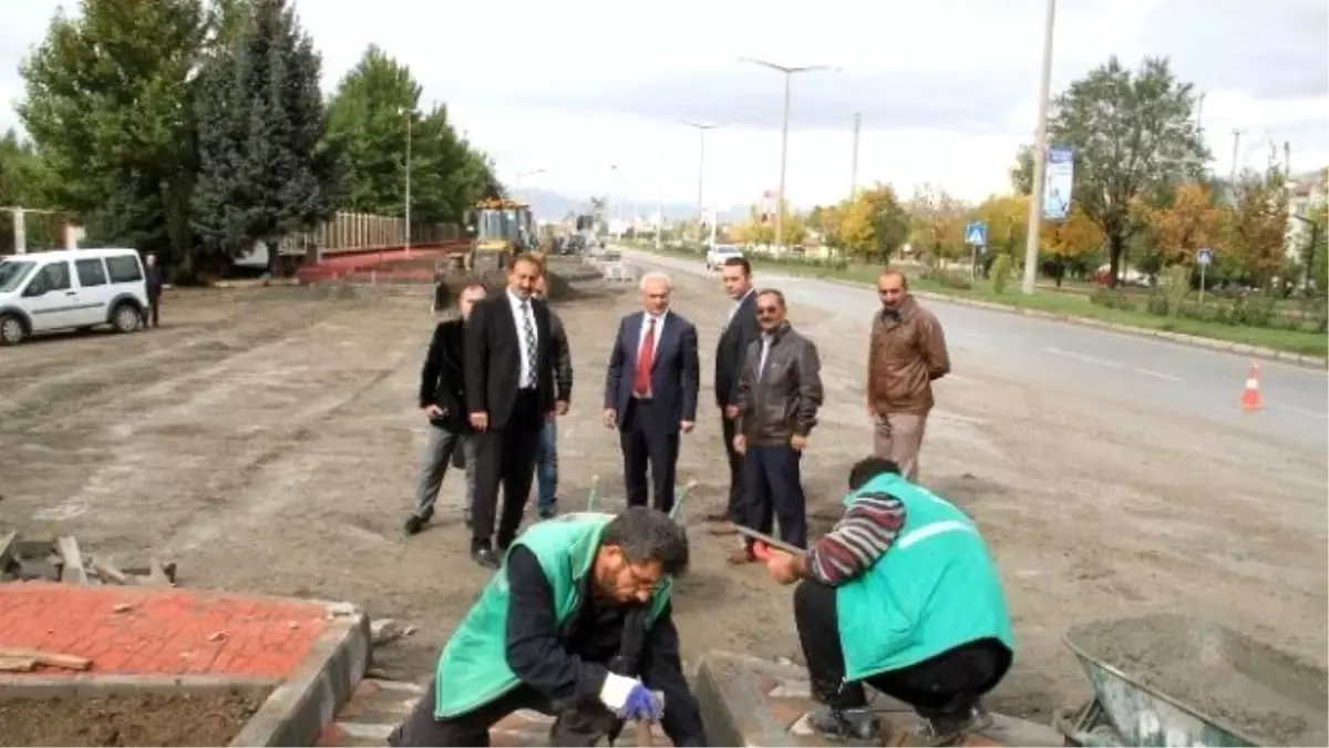 Kaldırım Çalışmaları Hızla Devam Ediyor