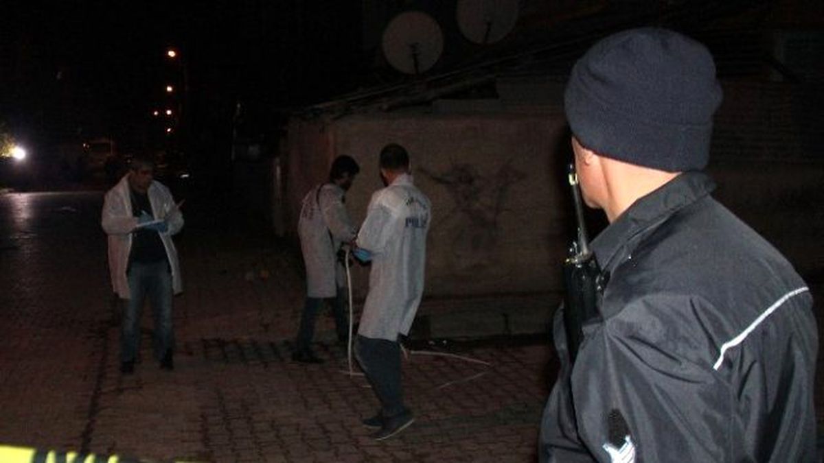 Kayınpederini Öldürdü, 3 Kişiyi de Yaraladı