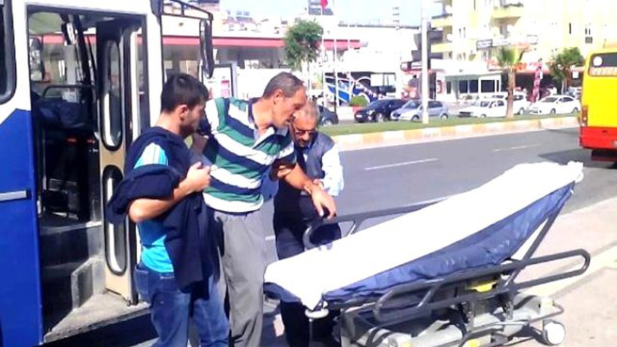 Otobüs Şoförü Kalp Krizi Geçiren Yolcuyu Hastaneye Götürdü