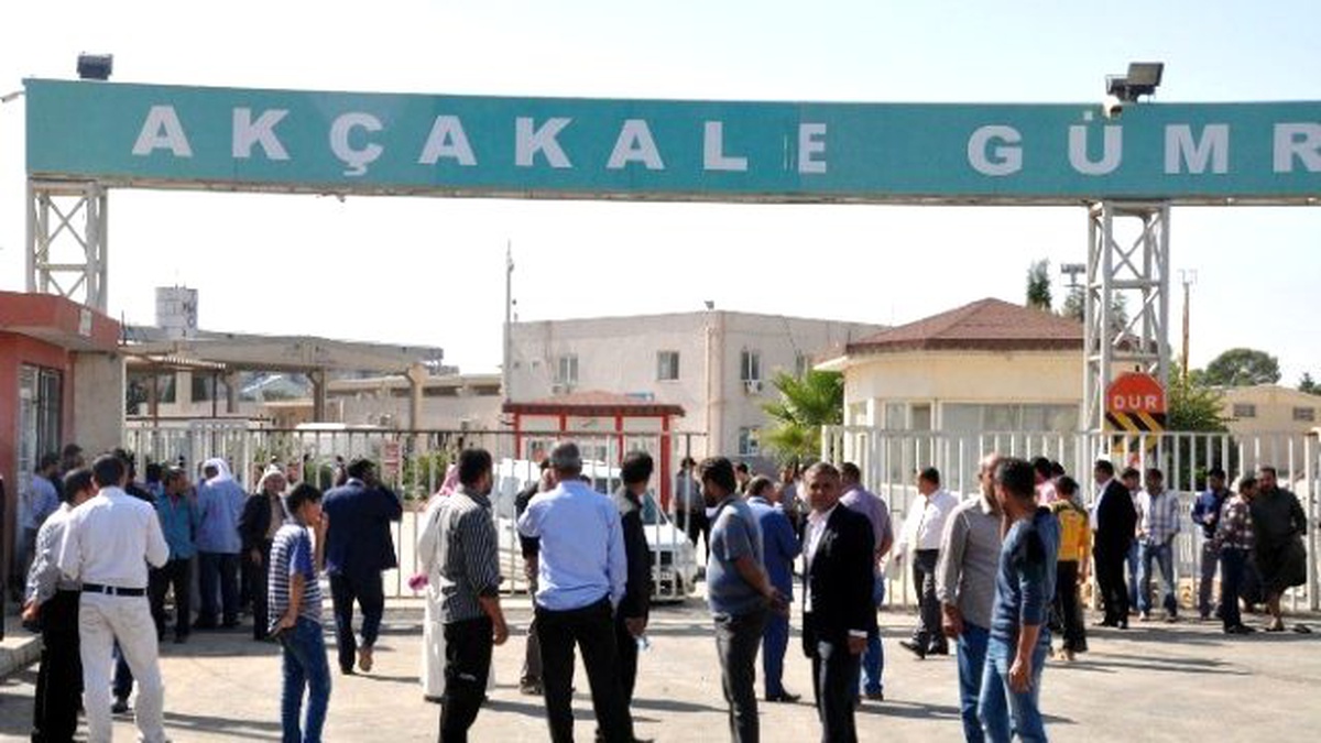 Şanlıurfa\'da Öldürülen Gazetecinin Cenazesi Suriyeye Gönderildi