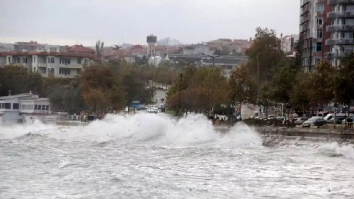 Tekirdağ\'da Dev Dalgalar