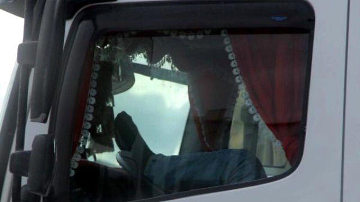 TIR\'ı Ayakları ile Kullanan Sürücü Şaşırttı