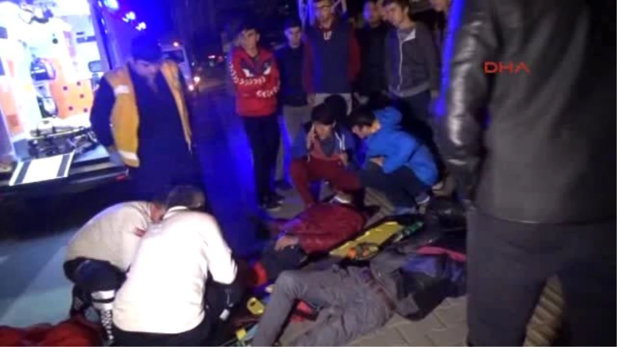 Zonguldak\'ta 2 Kişinin Yaralandığı Kaza Güvenlik Kamerasında