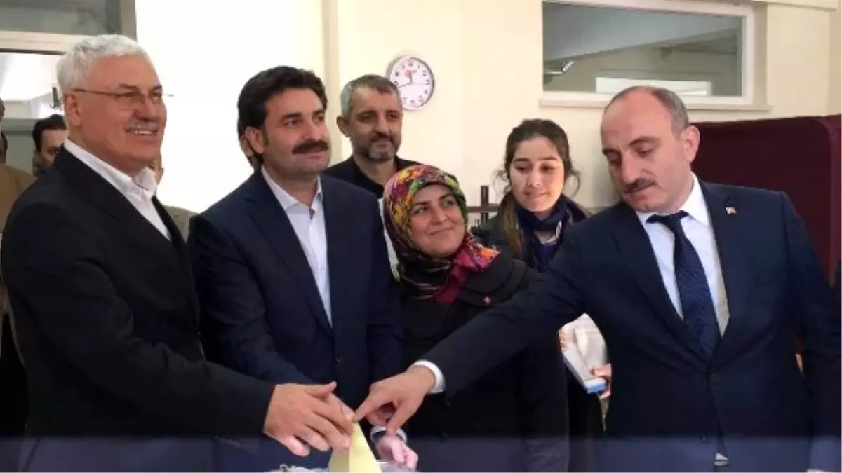 AK Parti Genel Başkan Yardımcısı Ayhan Sefer Üstün Oyunu Kullandı
