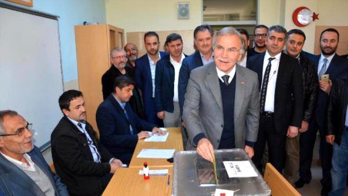 AK Parti Genel Başkan Yardımcısı Şahin, Oyunu Kullandı