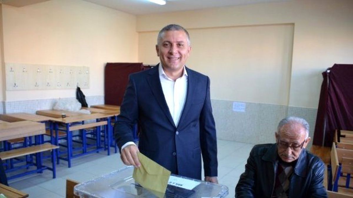AK Parti İl Başkanı Arat, Oyunu Kullandı