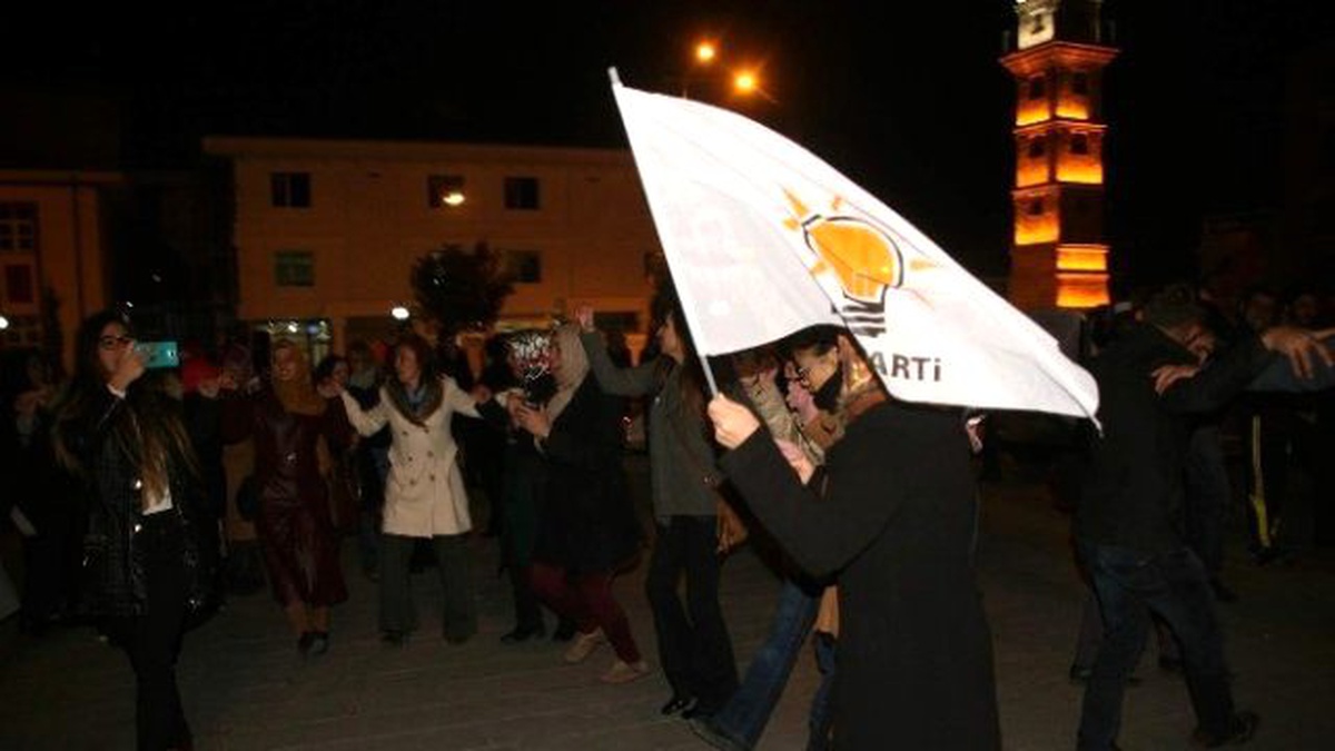 AK Parti Yozgat\'ta 4 Milletvekili Çıkarmanın Sevincini Yaşadı