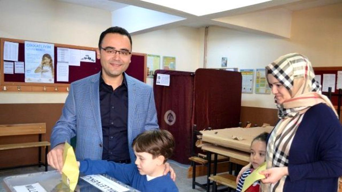 Ak Partili Palabıyık Oyunu Kullandı