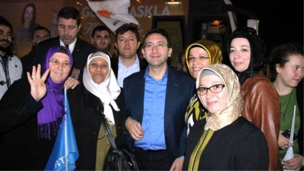 Ak Partili Turhan: "Demokrasi Bayramı Kutlu Olsun"