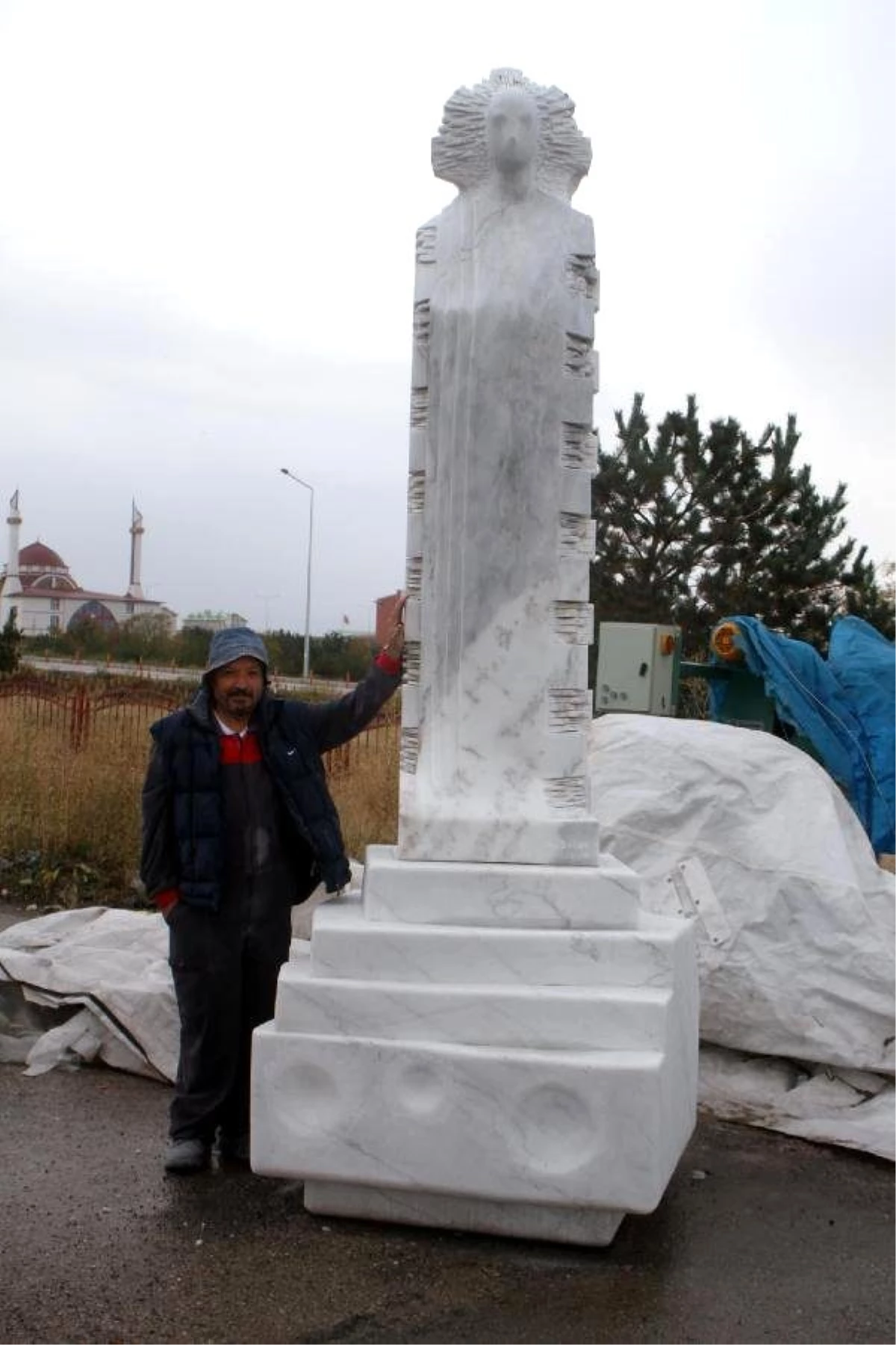 Anadolu Kadınının Gücünü Heykele Yansıttı