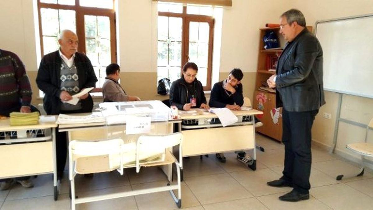 Belediye Başkanı Ünver, Oyunu Kullandı