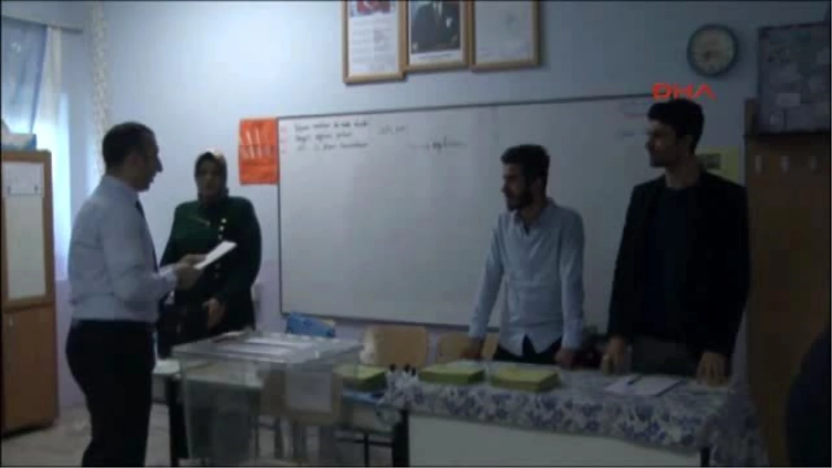 Bitlis Seçmen Sandık Başında; Oy Verme İşlemi Başladı