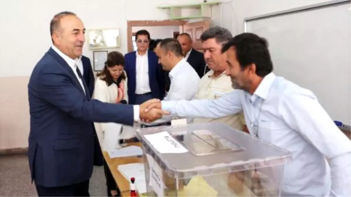 Çavuşoğlu Oyunu Memleketi Alanya\'da Kullandı